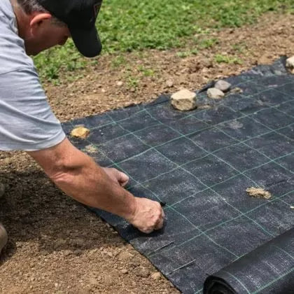 Black non-woven weed-control cover (agrotextile) 50 g/m² – 1.1 m x 100 m